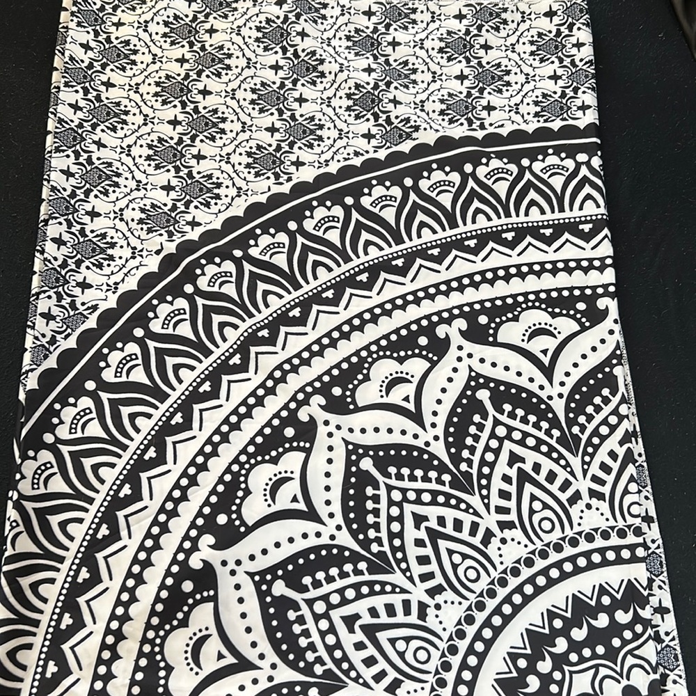 Black/ white Tapestry